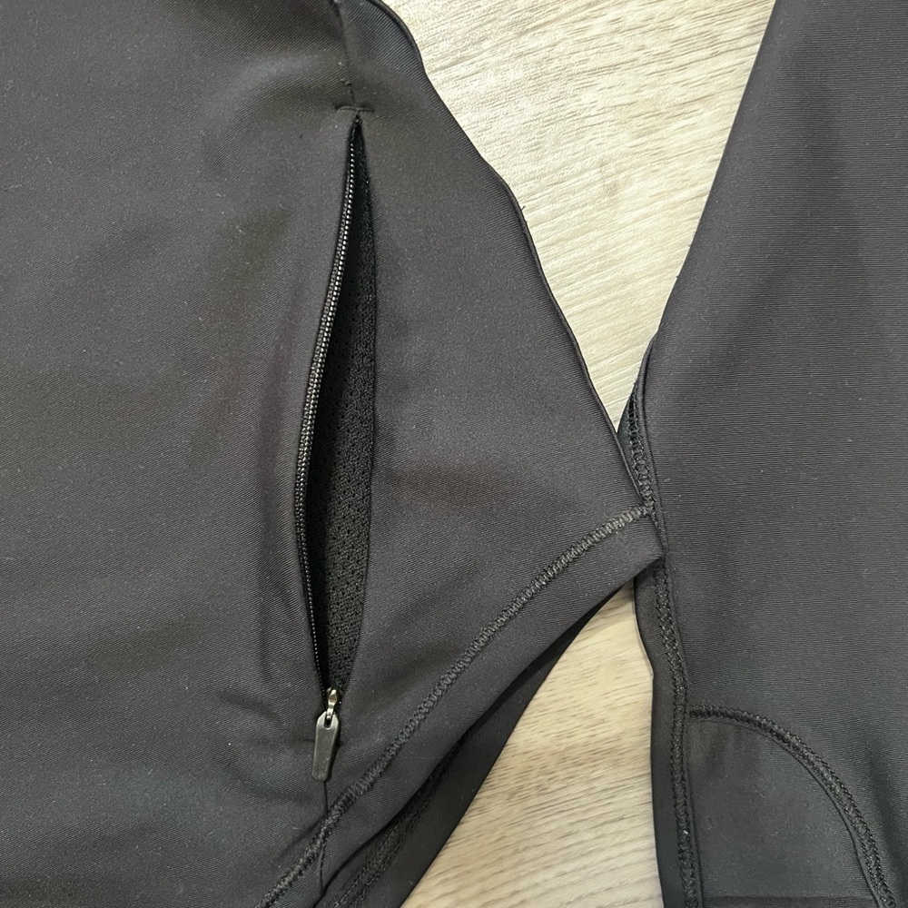 Old Navy Powersoft Activewear Jacket size M - Picture 3 of 5